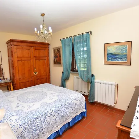 Villa Chiesina Uzzanese Sleeps 5 Pool Wifi