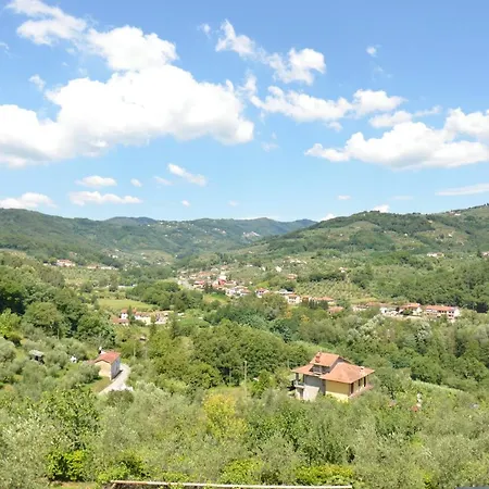 Villa Chiesina Uzzanese Sleeps 5 Pool Wifi